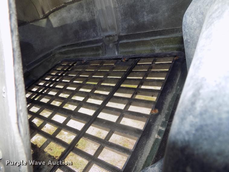 image for item DB8581 2008 Mack Pinnacle CHU613 dump truck