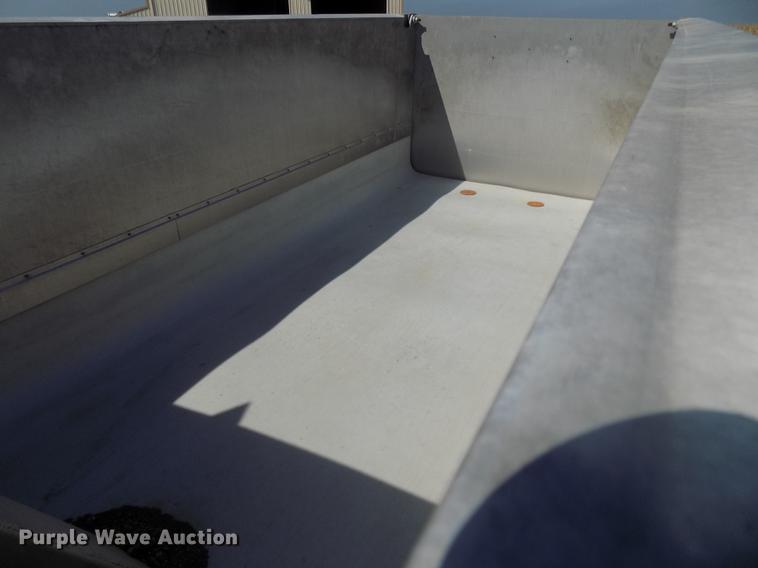 image for item DB8581 2008 Mack Pinnacle CHU613 dump truck