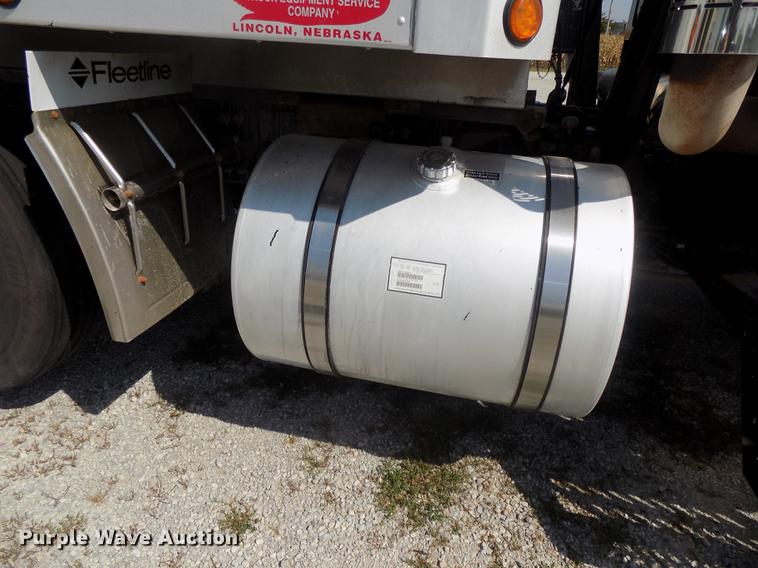 image for item DB8581 2008 Mack Pinnacle CHU613 dump truck