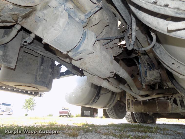 image for item DB8581 2008 Mack Pinnacle CHU613 dump truck