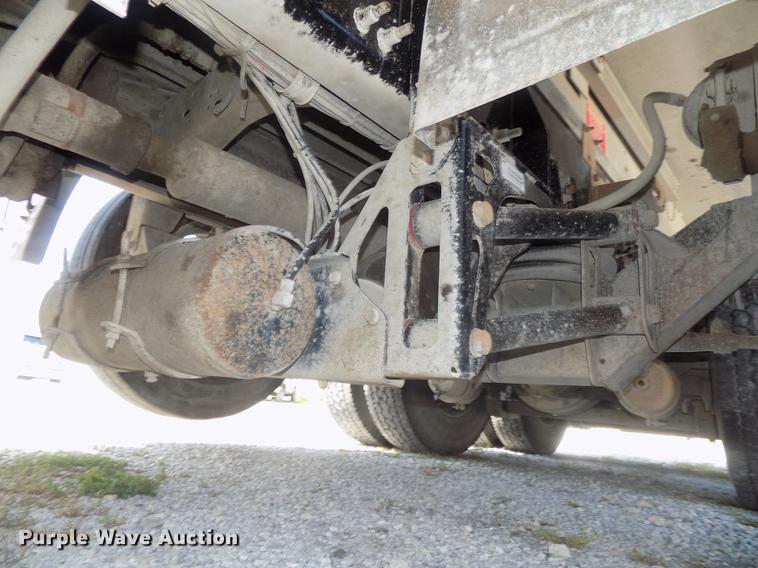 image for item DB8581 2008 Mack Pinnacle CHU613 dump truck