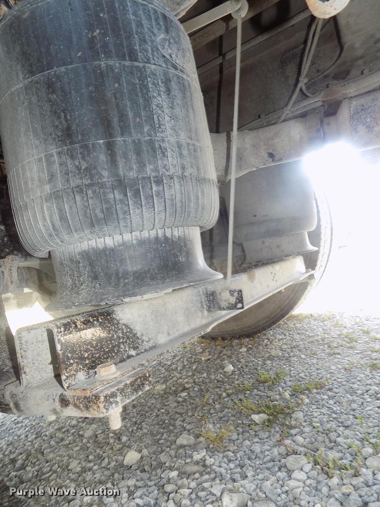 image for item DB8581 2008 Mack Pinnacle CHU613 dump truck