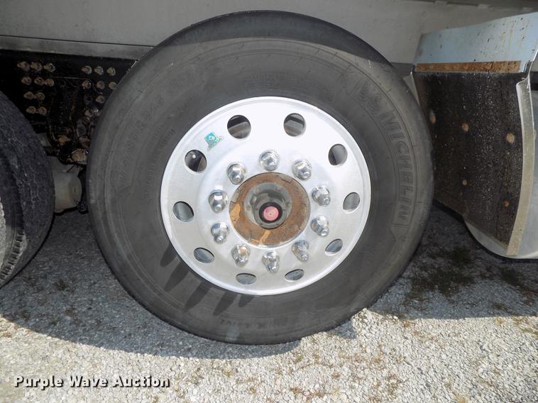 image for item DB8581 2008 Mack Pinnacle CHU613 dump truck