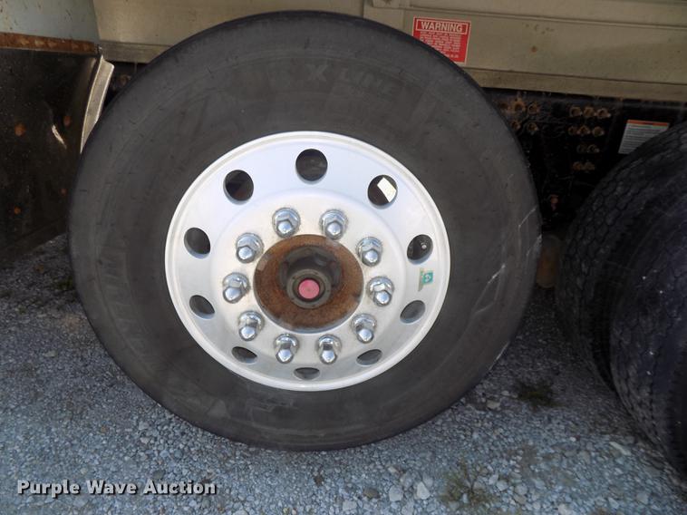 image for item DB8581 2008 Mack Pinnacle CHU613 dump truck