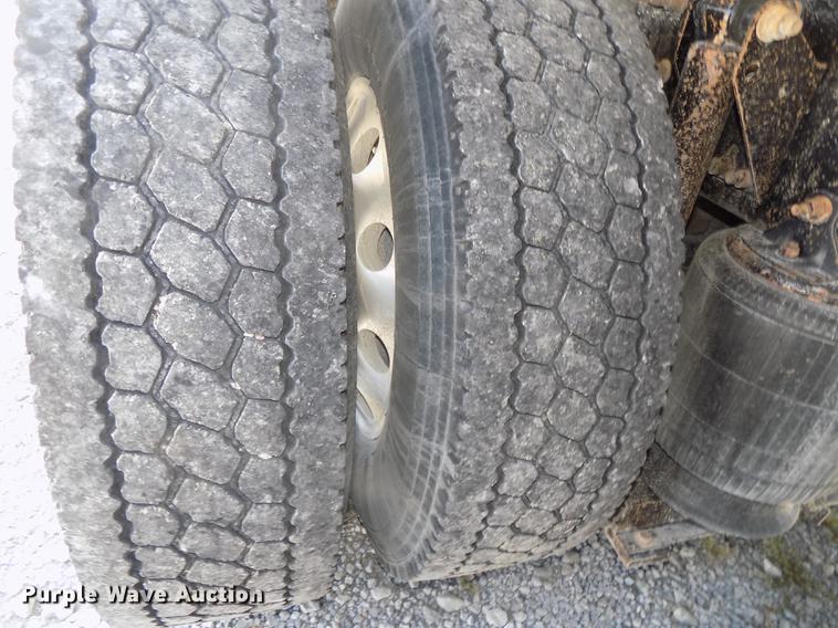 image for item DB8581 2008 Mack Pinnacle CHU613 dump truck