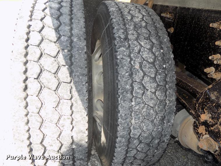 image for item DB8581 2008 Mack Pinnacle CHU613 dump truck