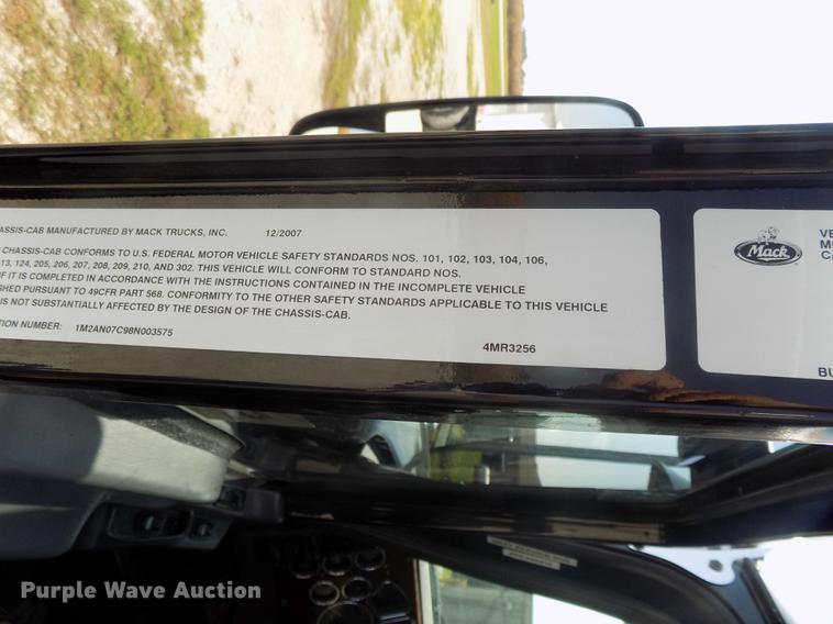 image for item DB8581 2008 Mack Pinnacle CHU613 dump truck