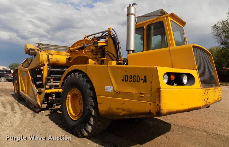 image for item DB8583 1974 John Deere 860A elevating scraper