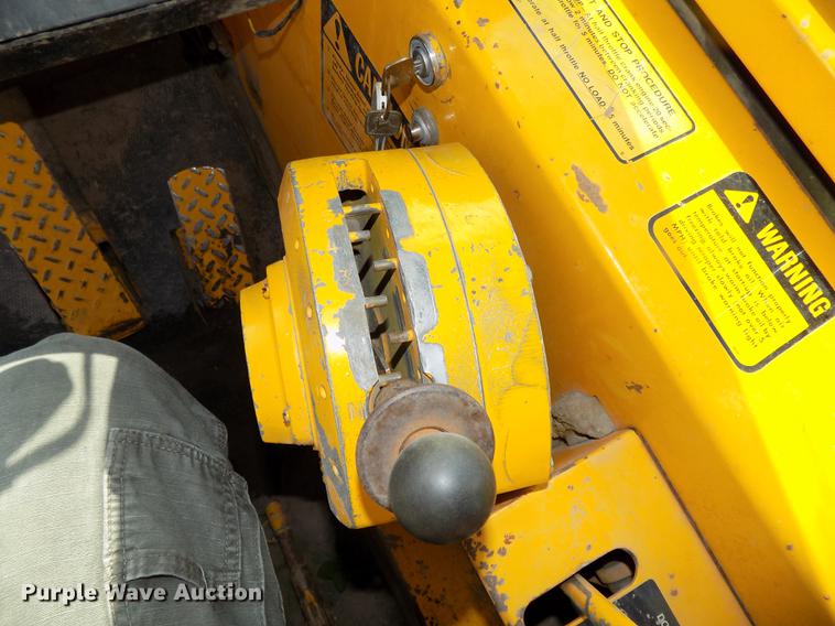 image for item DB8583 1974 John Deere 860A elevating scraper