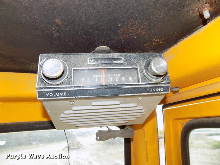 image for item DB8583 1974 John Deere 860A elevating scraper