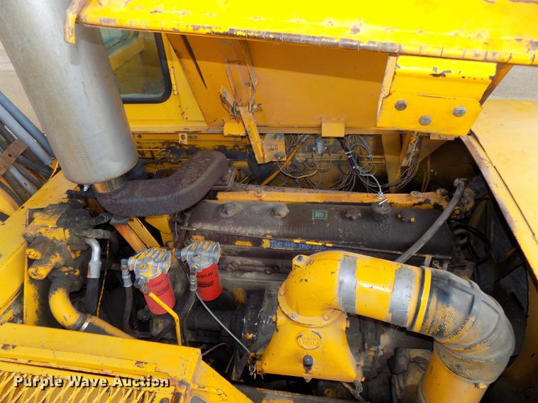 image for item DB8583 1974 John Deere 860A elevating scraper