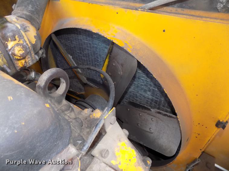 image for item DB8583 1974 John Deere 860A elevating scraper