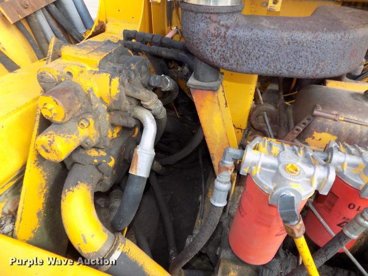 image for item DB8583 1974 John Deere 860A elevating scraper