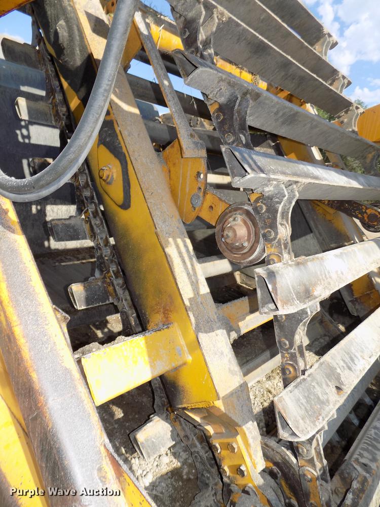 image for item DB8583 1974 John Deere 860A elevating scraper