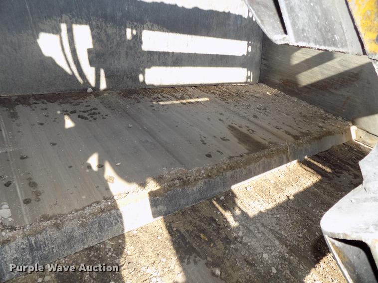 image for item DB8583 1974 John Deere 860A elevating scraper