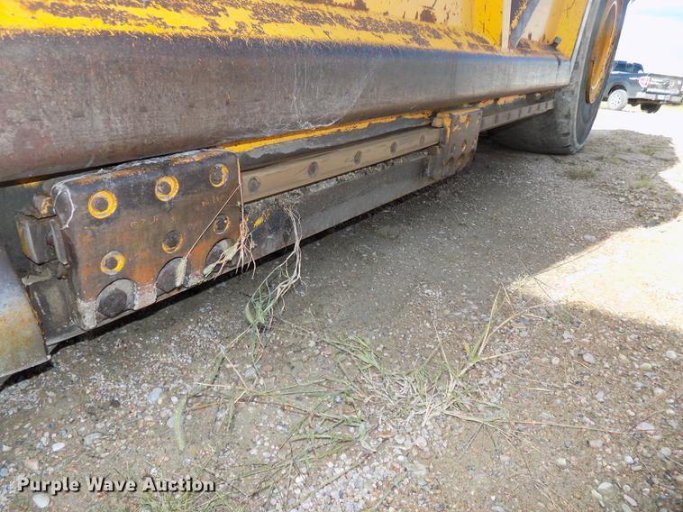 image for item DB8583 1974 John Deere 860A elevating scraper