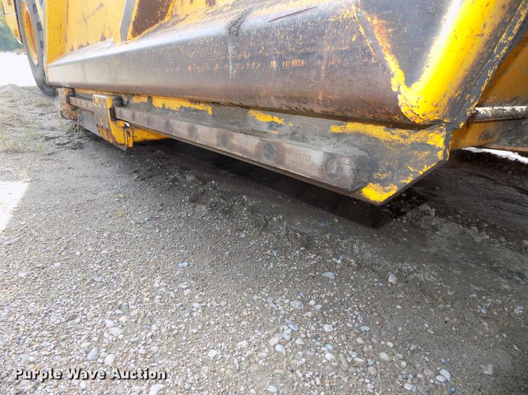 image for item DB8583 1974 John Deere 860A elevating scraper