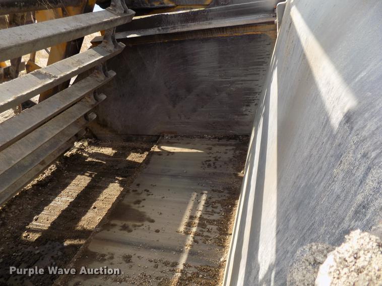 image for item DB8583 1974 John Deere 860A elevating scraper