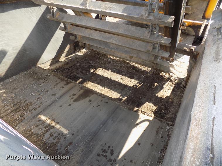 image for item DB8583 1974 John Deere 860A elevating scraper