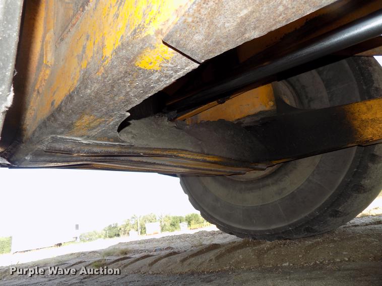 image for item DB8583 1974 John Deere 860A elevating scraper