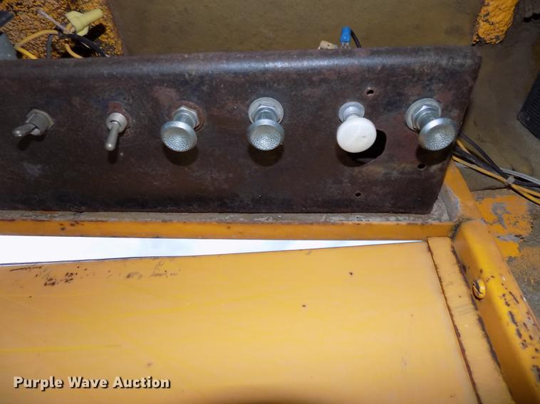 image for item DB8584 1966 Galion 160L rigid frame motor grader