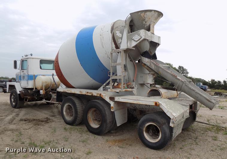 image for item DB8586 1979 International Paystar 5000 ready mix truck
