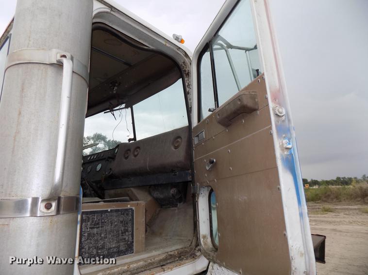 image for item DB8586 1979 International Paystar 5000 ready mix truck