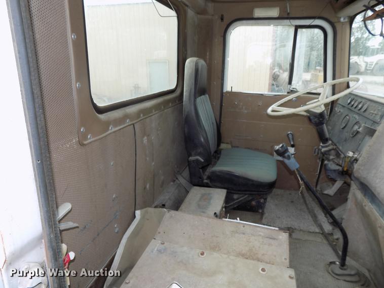 image for item DB8586 1979 International Paystar 5000 ready mix truck