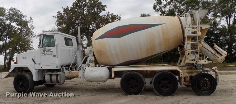 image for item DB8587 1995 Volvo Aero ACL ready mix truck