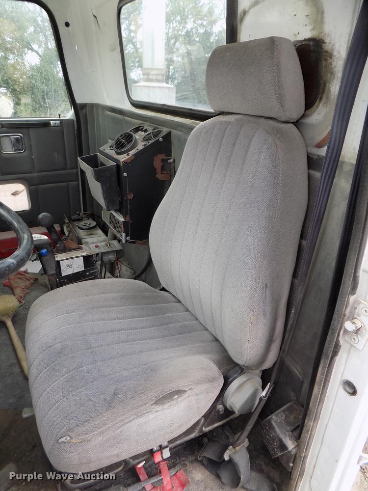 image for item DB8587 1995 Volvo Aero ACL ready mix truck