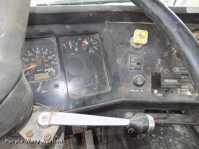 image for item DB8587 1995 Volvo Aero ACL ready mix truck