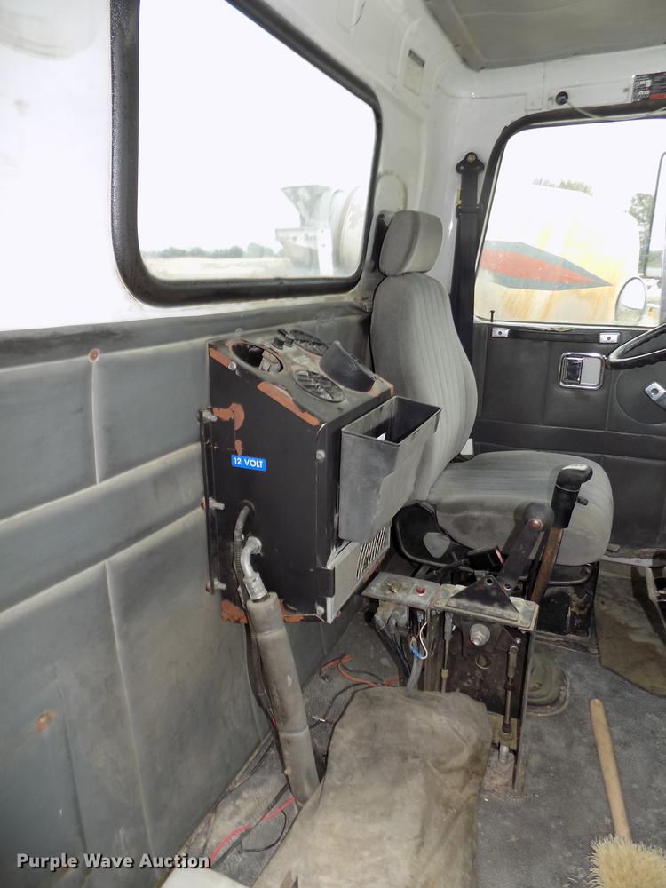 image for item DB8587 1995 Volvo Aero ACL ready mix truck