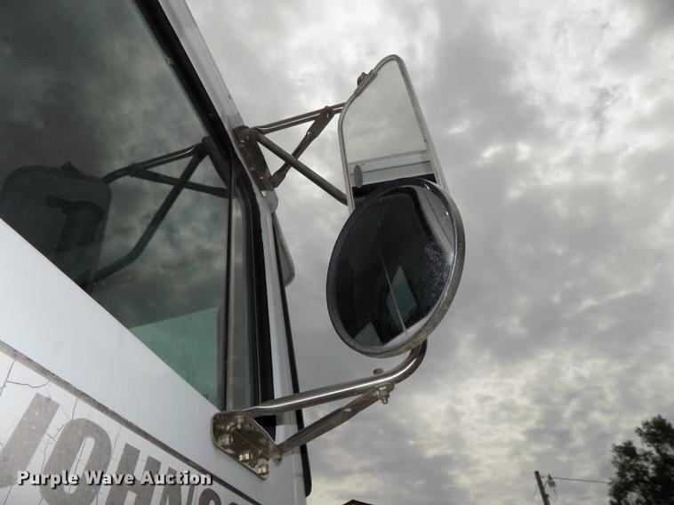 image for item DB8587 1995 Volvo Aero ACL ready mix truck