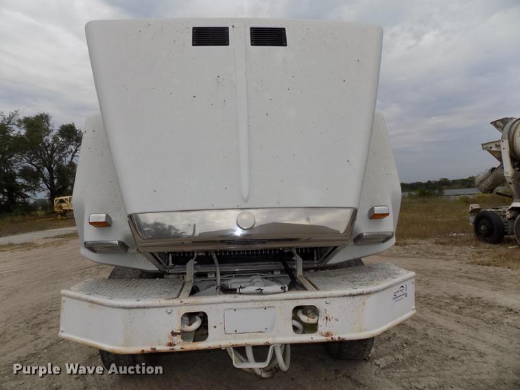 image for item DB8587 1995 Volvo Aero ACL ready mix truck