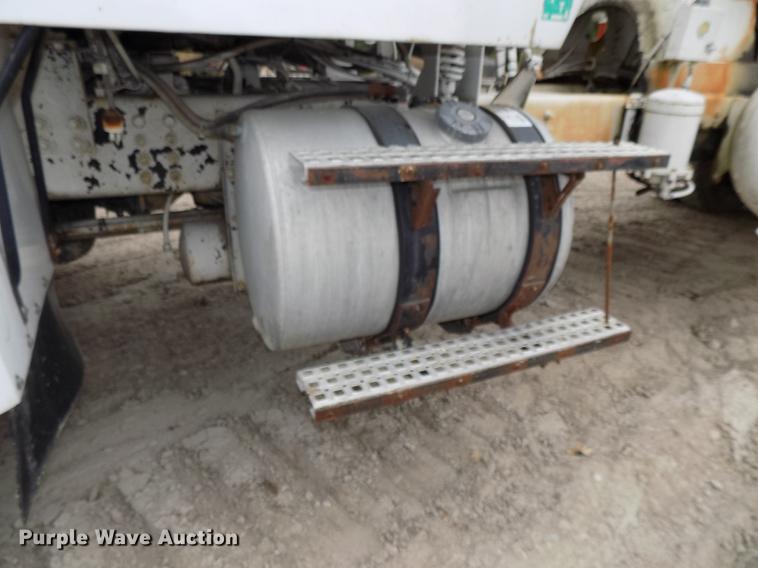 image for item DB8587 1995 Volvo Aero ACL ready mix truck