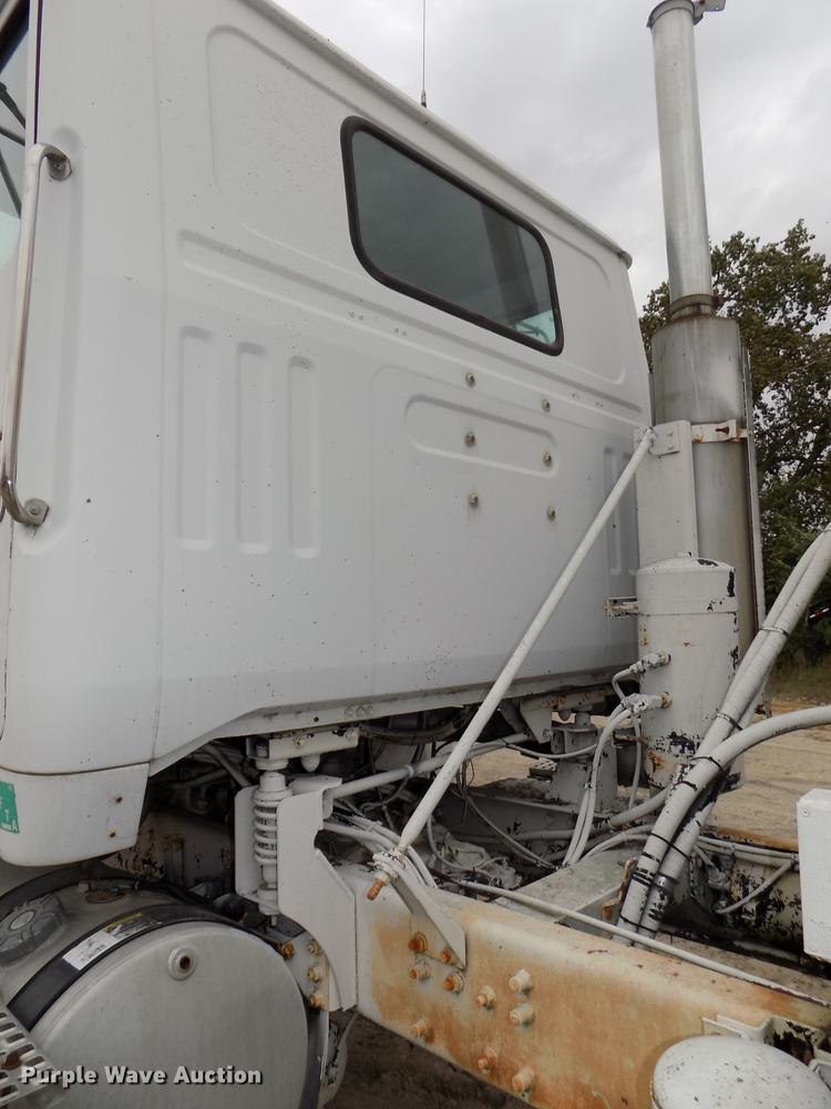 image for item DB8587 1995 Volvo Aero ACL ready mix truck