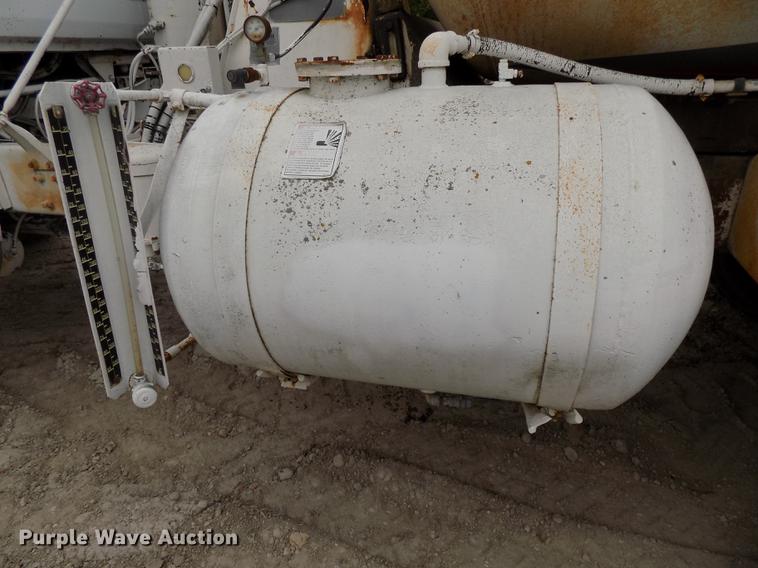 image for item DB8587 1995 Volvo Aero ACL ready mix truck