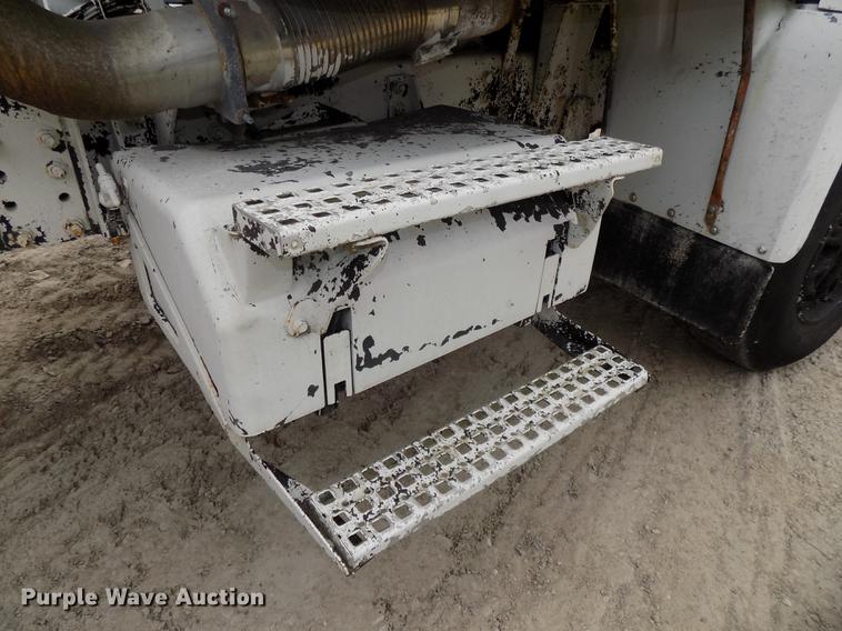 image for item DB8587 1995 Volvo Aero ACL ready mix truck