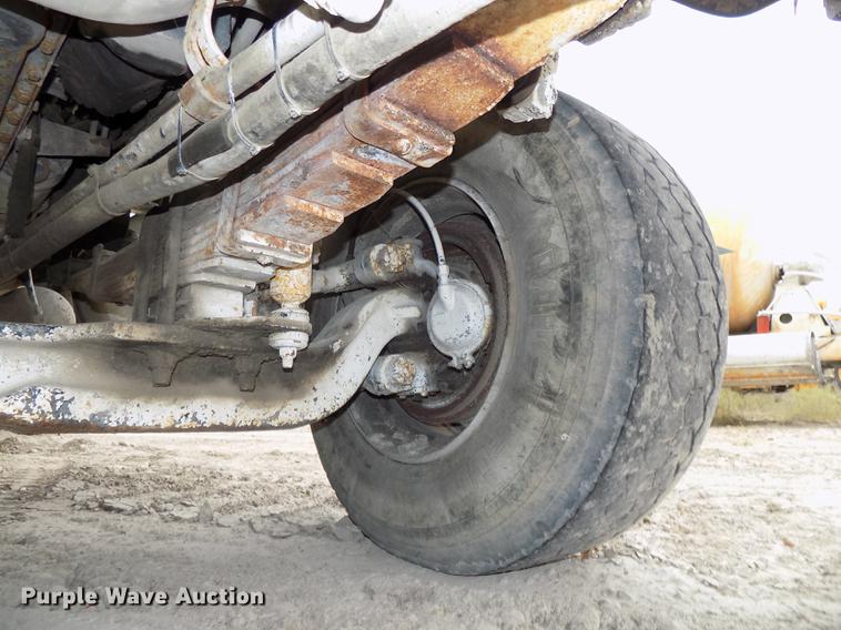 image for item DB8587 1995 Volvo Aero ACL ready mix truck