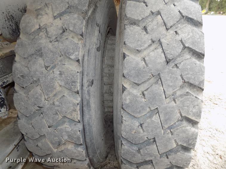 image for item DB8587 1995 Volvo Aero ACL ready mix truck