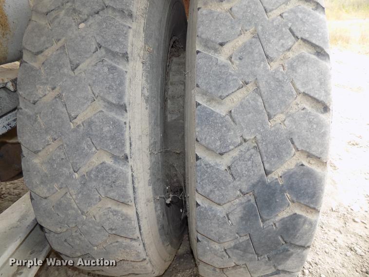 image for item DB8587 1995 Volvo Aero ACL ready mix truck