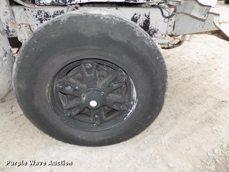 image for item DB8587 1995 Volvo Aero ACL ready mix truck