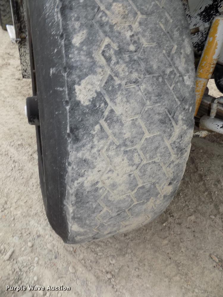 image for item DB8587 1995 Volvo Aero ACL ready mix truck