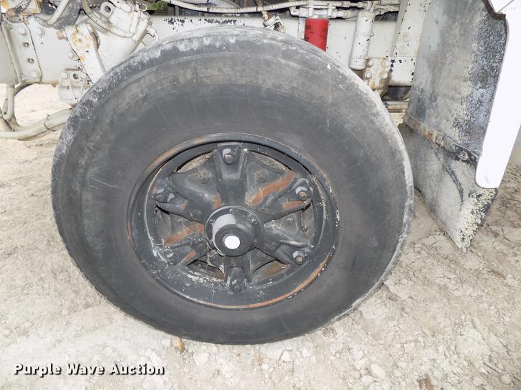 image for item DB8587 1995 Volvo Aero ACL ready mix truck