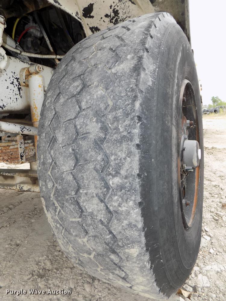 image for item DB8587 1995 Volvo Aero ACL ready mix truck