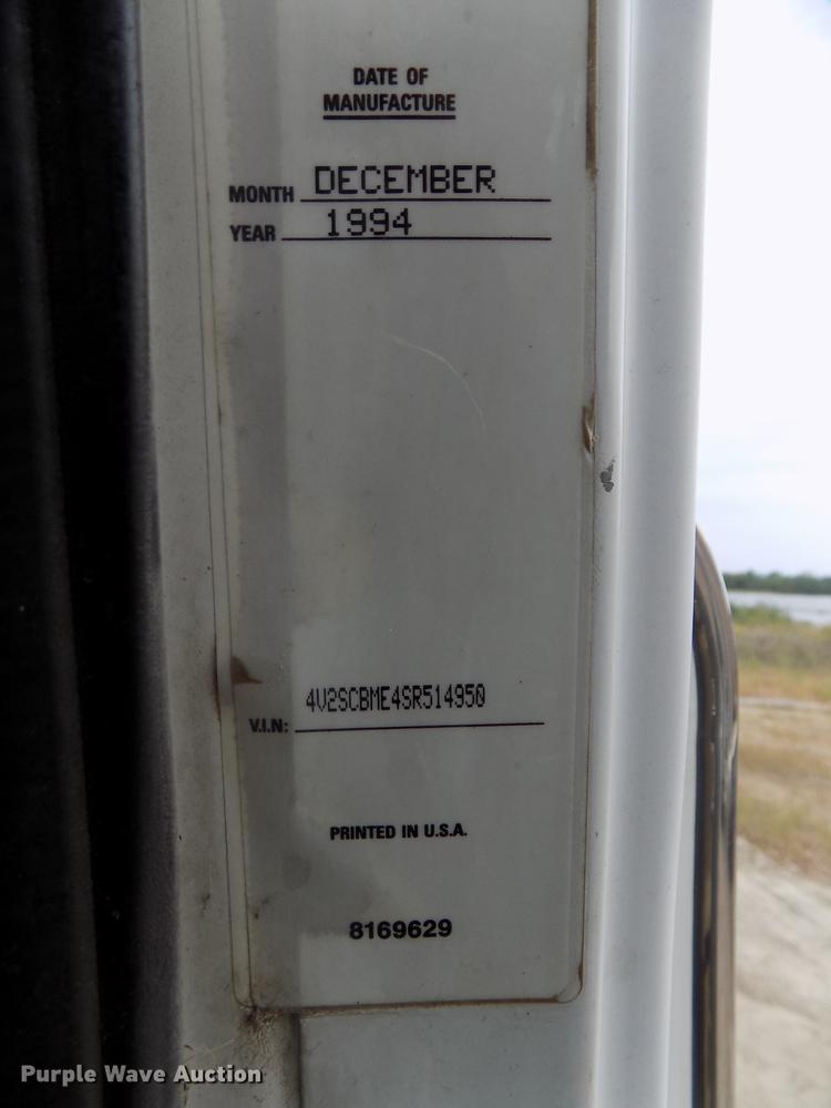 image for item DB8587 1995 Volvo Aero ACL ready mix truck