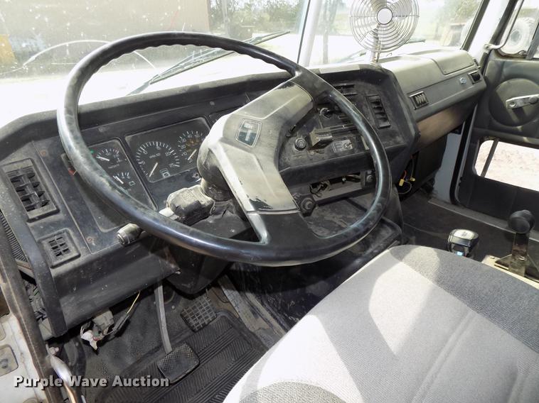 image for item DB8588 1995 Volvo Aero ACL ready mix truck