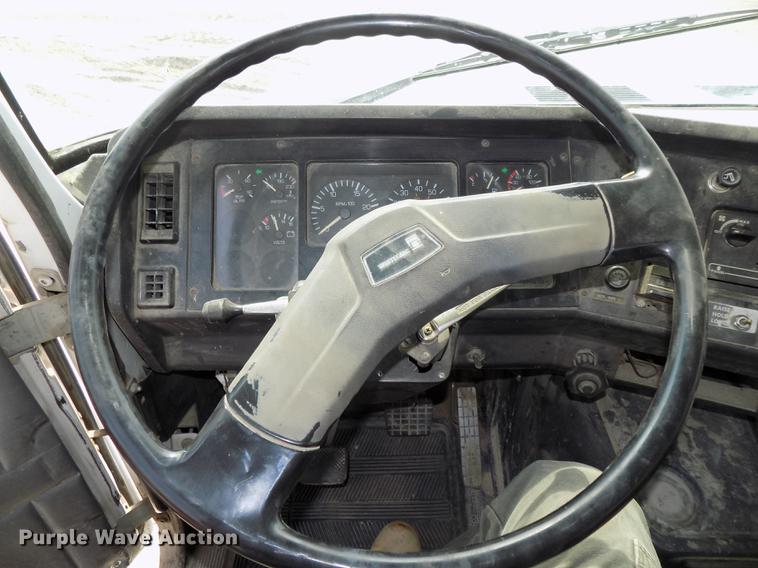 image for item DB8588 1995 Volvo Aero ACL ready mix truck