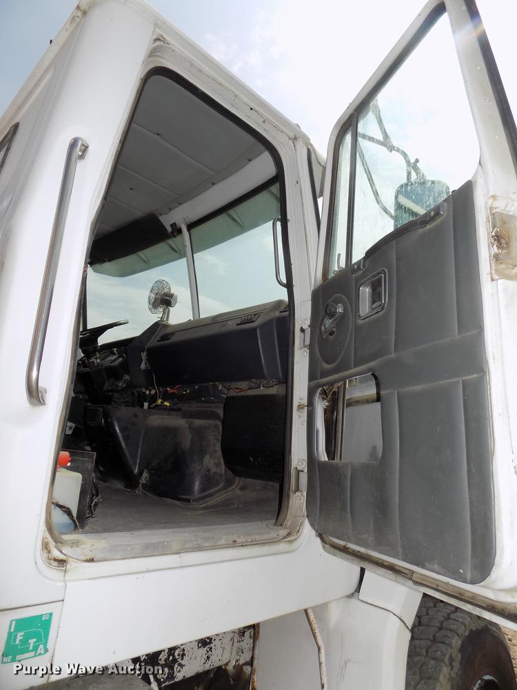 image for item DB8588 1995 Volvo Aero ACL ready mix truck