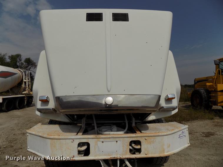 image for item DB8588 1995 Volvo Aero ACL ready mix truck